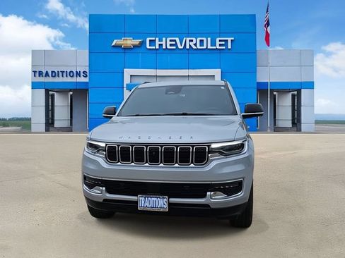 Used 2024 Jeep Wagoneer 2WD w/ Convenience Group I image 4
