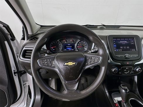 Used 2020 Chevrolet Equinox LT image 11