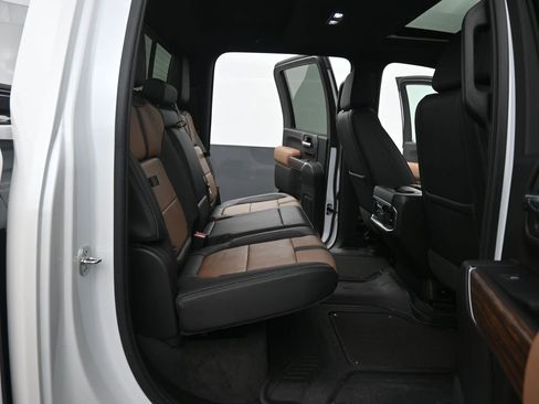 Used 2022 Chevrolet Silverado 2500 High Country image 15