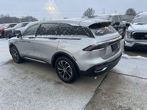 Used 2024 Lincoln Nautilus Premier w/ Equipment Group 102A image 5