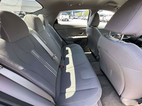 Used 2023 Hyundai Elantra SEL w/ Convenience Package FWD image 22