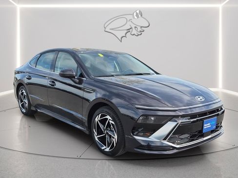 Used 2026 Hyundai Sonata SEL FWD image 9
