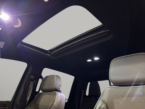 Used 2024 GMC Sierra 2500 Denali w/ Denali Reserve Package image 21