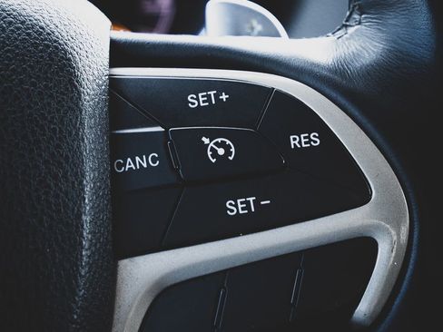 Used 2015 Jeep Grand Cherokee Limited RWD image 17