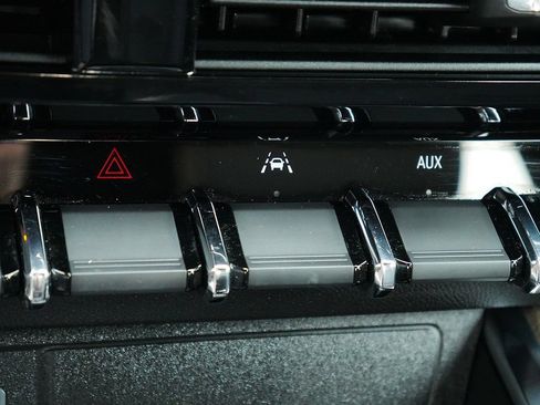 Used 2023 GMC Canyon Denali AWD/4WD image 49