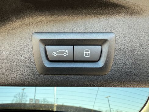 Used 2025 BMW X5 M60i image 37