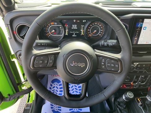 Used 2025 Jeep Wrangler Unlimited Rubicon image 8