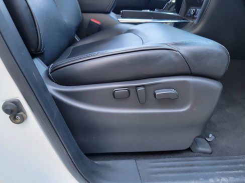 Used 2017 INFINITI QX80 2WD image 17