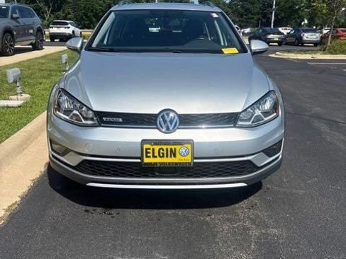 Used 2017 Volkswagen Golf Alltrack SE AWD/4WD image 2