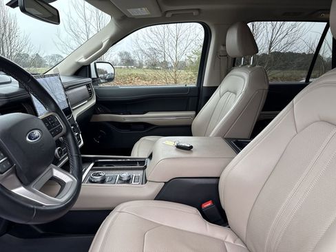 Used 2023 Ford Expedition Limited image 15