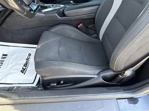Used 2020 Chevrolet Camaro LT image 9