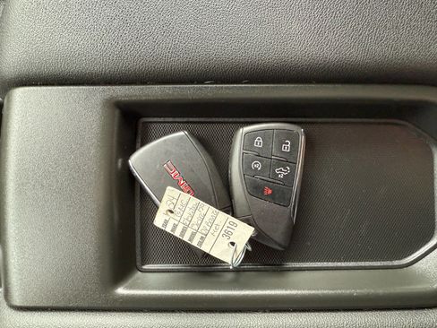 Used 2024 GMC Sierra 1500 Elevation image 34