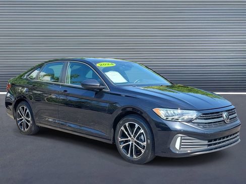 Used 2024 Volkswagen Jetta Sport image 2