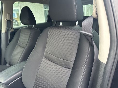 Used 2020 Nissan Rogue S image 7