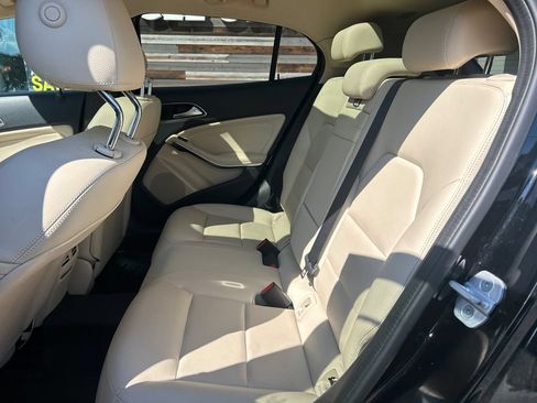 Used 2018 Mercedes-Benz GLA 250 4MATIC image 23