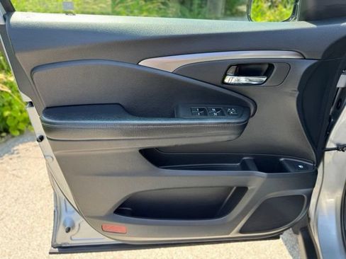 Used 2018 Honda Ridgeline Sport image 8