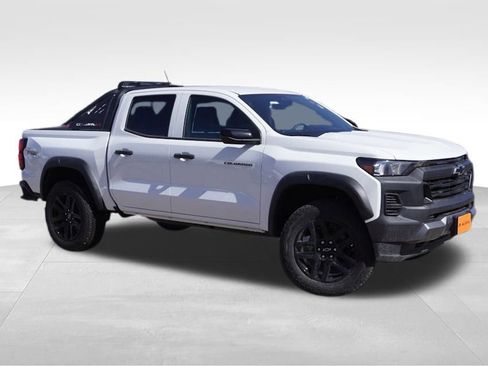 New 2025 Chevrolet Colorado Trail Boss w/ Midnight Edition image 2