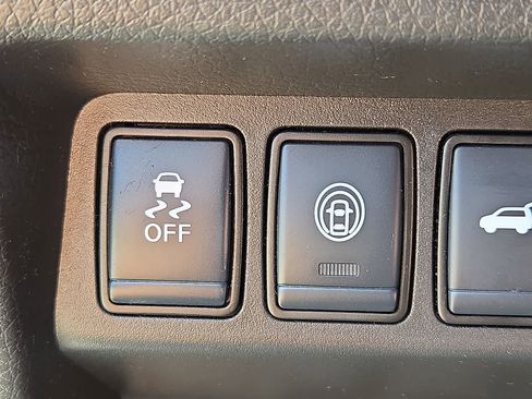 Used 2020 Nissan Rogue SV AWD/4WD image 24