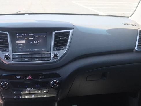 Used 2018 Hyundai Tucson Value AWD/4WD image 12