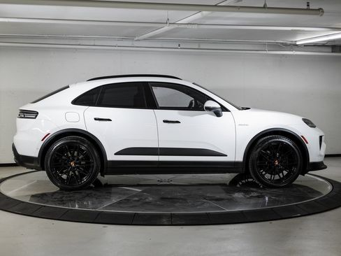Certified 2026 Porsche Macan Electric RWD image 8