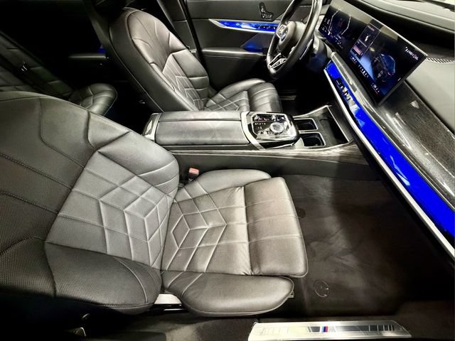 Used 2025 BMW 740i RWD image 27