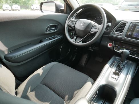 Used 2022 Honda HR-V EX image 9