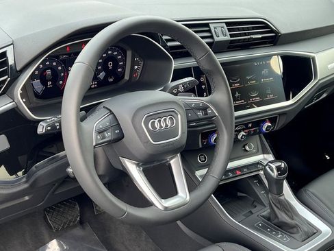 Certified 2025 Audi Q3 2.0T Premium Plus w/ Premium Plus Package image 23