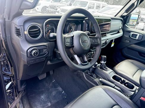 New 2026 Jeep Gladiator Mojave AWD/4WD image 9
