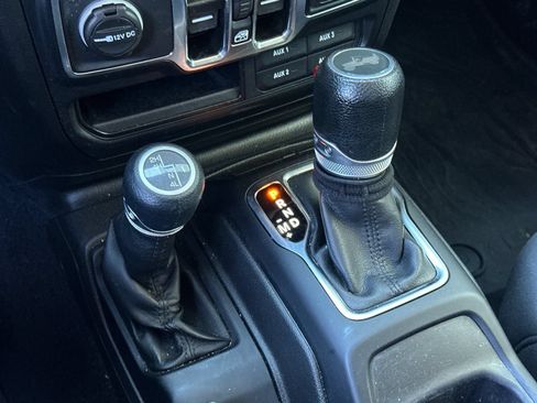 Used 2022 Jeep Wrangler Unlimited Sport AWD/4WD image 20