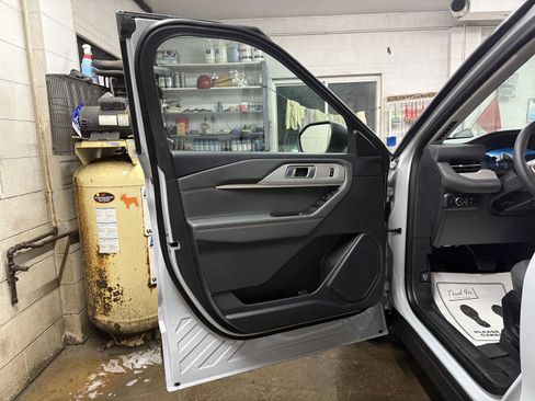 New 2026 Ford Explorer Active w/ Active Comfort Package image 11