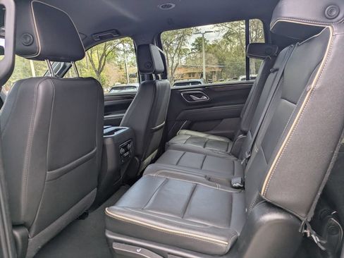 Used 2024 Chevrolet Suburban Premier AWD/4WD image 8