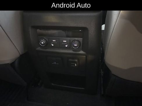 Used 2023 Chevrolet Traverse Premier image 12