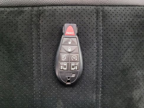 Used 2018 Dodge Grand Caravan SXT image 32