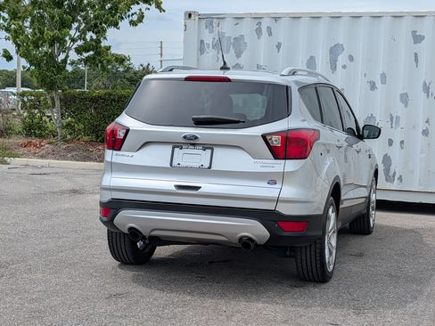 Used 2019 Ford Escape Titanium FWD image 4