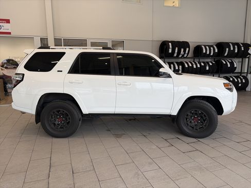 Used 2022 Toyota 4Runner SR5 image 4
