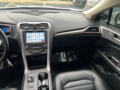Used 2018 Ford Fusion SE w/ Equipment Group 602A FWD image 32