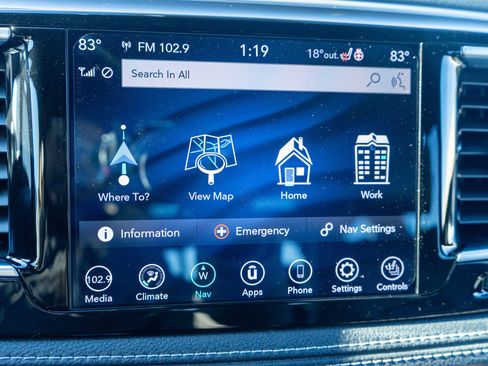 Used 2019 Chrysler Pacifica Limited w/ Advanced Safetytec Group image 19