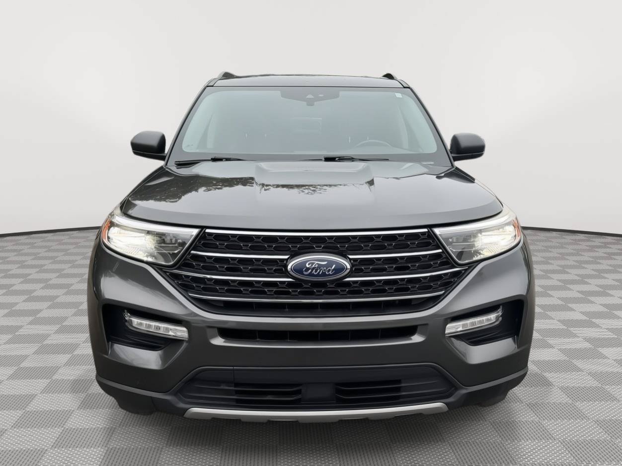 Used 2020 Ford Explorer XLT w/ Equipment Group 202A AWD/4WD image 2