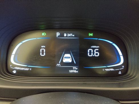 Used 2025 Hyundai Venue SE FWD image 23