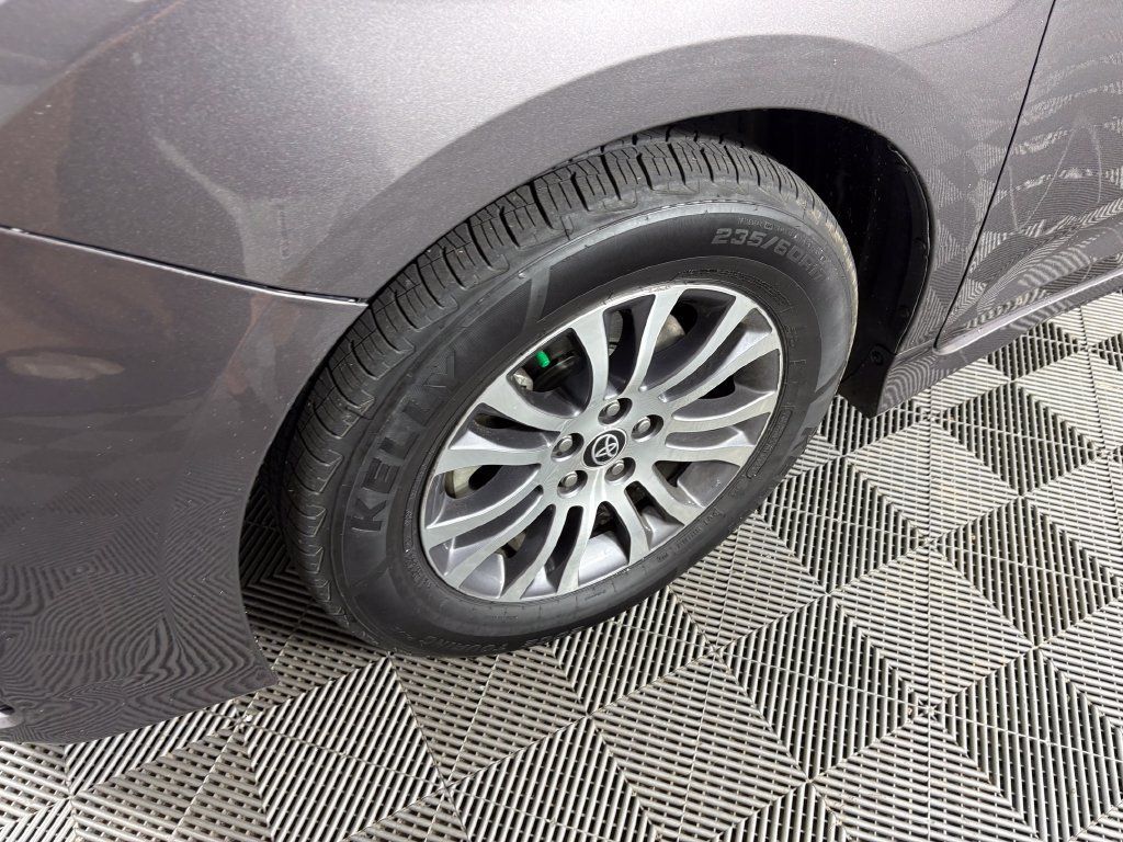 Used 2020 Toyota Sienna XLE FWD image 10