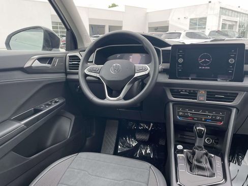 New 2026 Volkswagen Taos SE FWD image 12