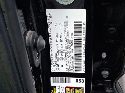 Used 2023 Toyota Tacoma TRD Off-Road image 33