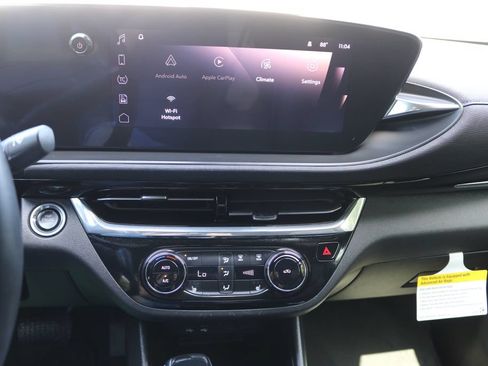 Used 2025 Buick Envista Sport Touring w/ Convenience I Package FWD image 22