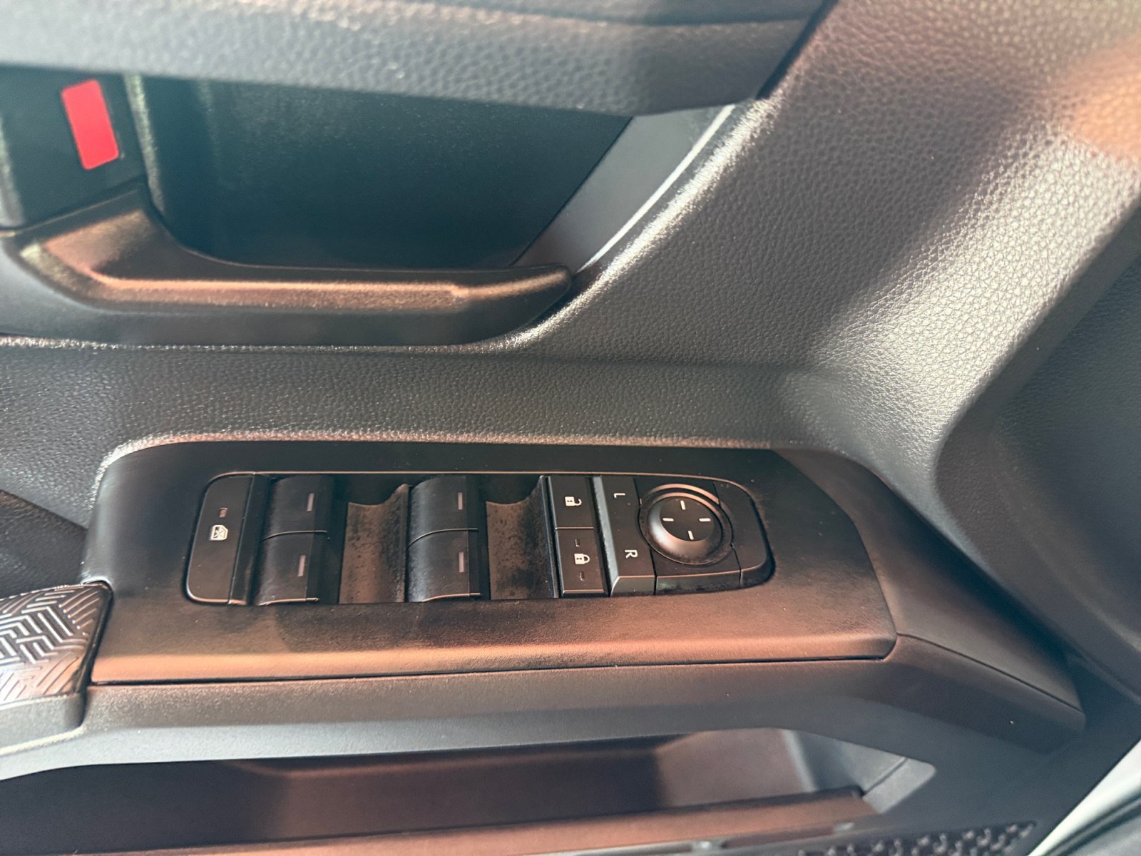 Certified 2026 Toyota Tacoma SR5 AWD/4WD image 24