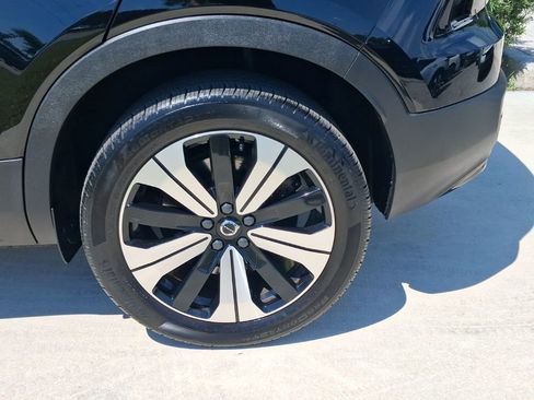 Used 2023 Volvo C40 Recharge Core image 4