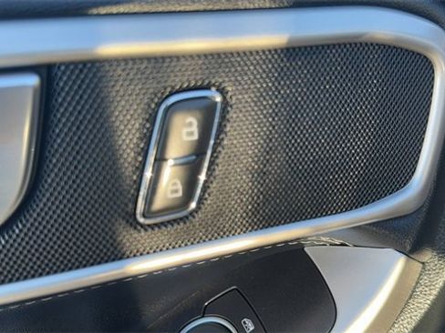 Certified 2022 Ford Explorer XLT w/ Equipment Group 202A image 10