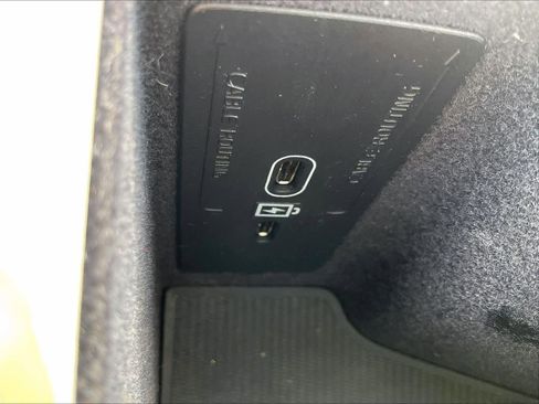 Used 2023 Volvo XC90 T8 Plus w/ Protection Package Premier image 37