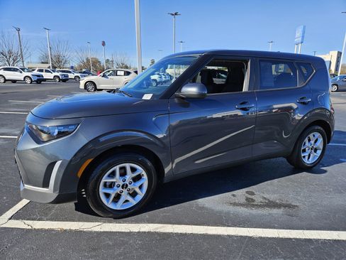 Used 2024 Kia Soul LX w/ Option Group 015 image 3