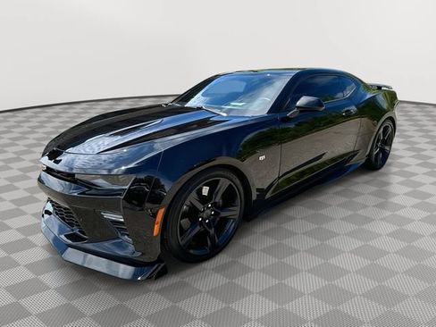Used 2017 Chevrolet Camaro SS RWD image 1