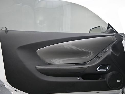 Used 2014 Chevrolet Camaro SS w/ SS Performance Package image 9